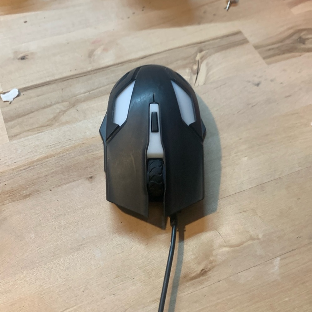 LED light gaming mouse with extension